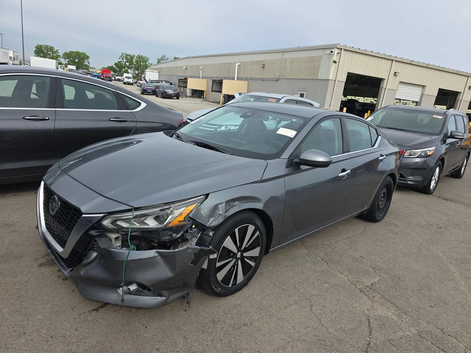 Nissan Altima SV 2021 – komfortowy sedan z USA, import bez pośredników od VEHIX