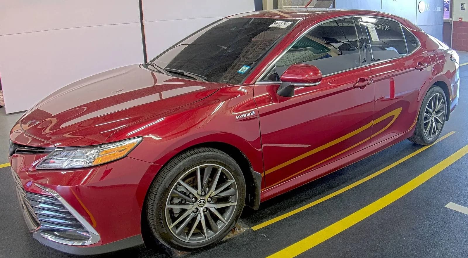 Toyota Camry SE 2021 – sedan klasy średniej z USA, oszczędność do 20 000 PLN z VEHIX